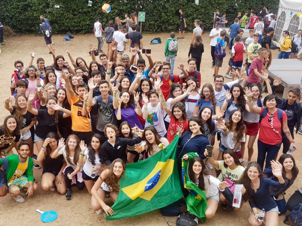Intercâmbio de Férias Teen no exterior Intercâmbio de férias teen com estudantes brasileiros no exterior