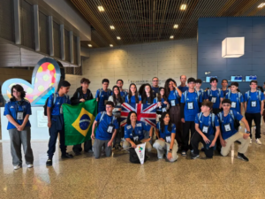 Alunos embarcando pela central do estudante
